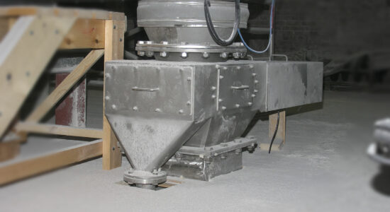 Downpipe bucket sampler - Area of application: Salt