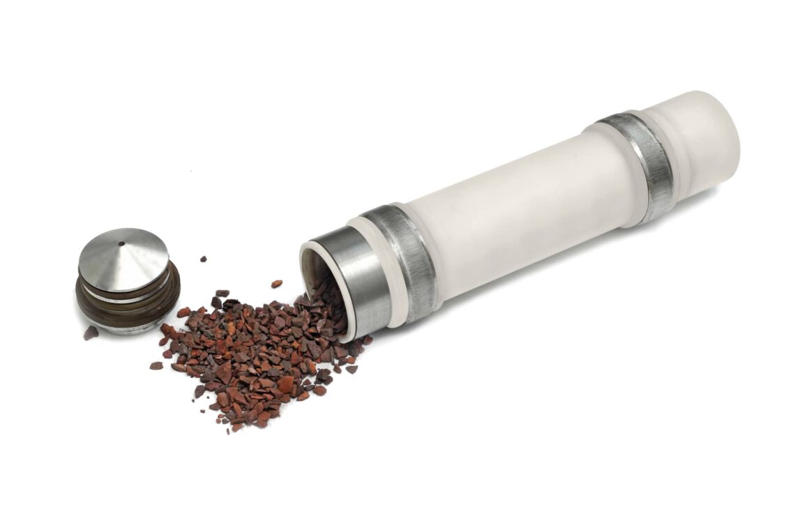 Pneumatic tube conveyor
